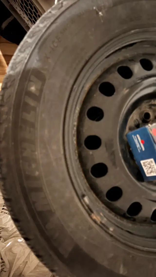 pneus d’hiver 225/65R17 avec jantes in Tires & Rims in Lac-Saint-Jean - Image 3