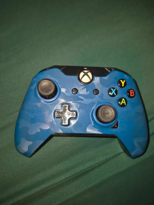 Pdp Wired Controller For Xbox One Blue Camo in XBOX One in Saskatoon - Image 2