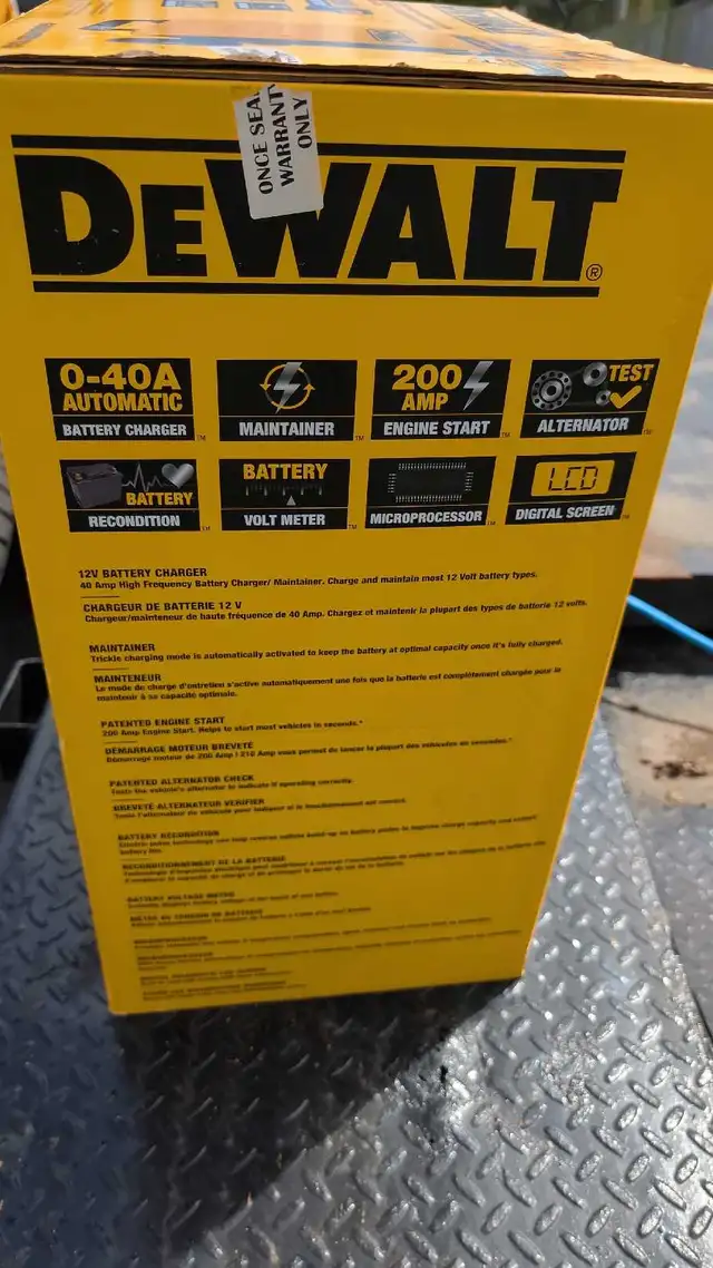 DeWalt battery charger/maintainer with engine start 200A in Power Tools in Oshawa / Durham Region - Image 3