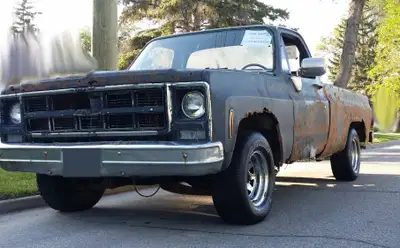 1980 Square Body Pickup Project Truck GMC Sierra 1500. Running as of November 16, 2025. 8 foot box (...