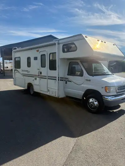 2001-Ford e-350 class C 24 ft Dutchmen express motorhome Gas V10 6.8L with 83,000 miles. I have owne...