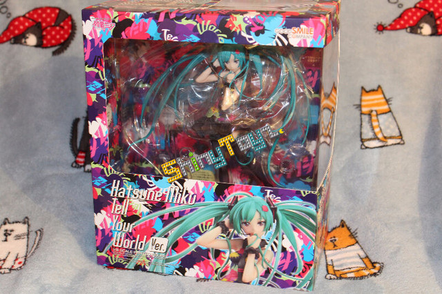 [ShinyToyz] Vocaloid Hatsune Miku Tell Your World Good Smile in Arts & Collectibles in City of Montréal - Image 2