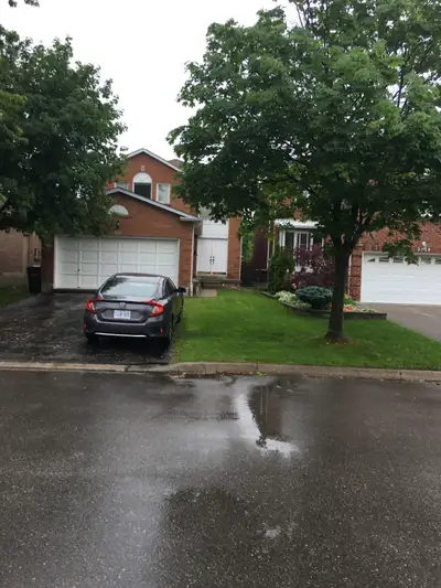 PRIVATE ROOM for RENT. FURNISHED, Downtown Mississauga. Suitable for Female Student at a University...