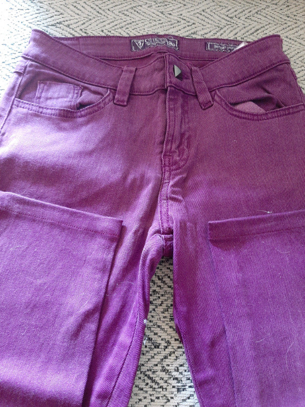 Size27 Guess skinny pants  in Women's - Bottoms in Dartmouth