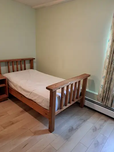 UVic /Camosun, furnished room
