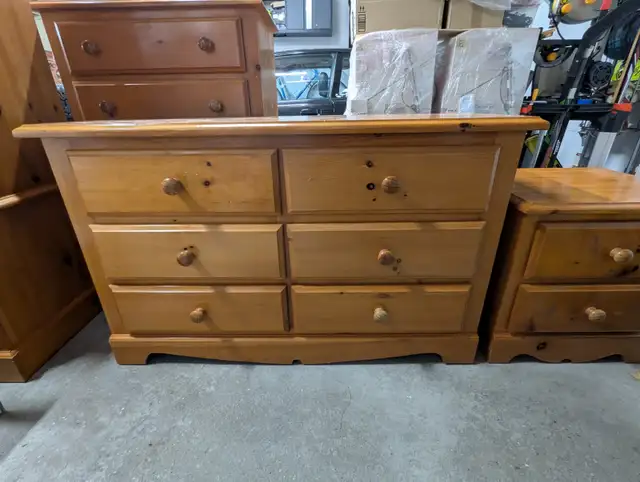 Dresser and Armoire 4 piece set pine in Dressers & Wardrobes in West Island - Image 3