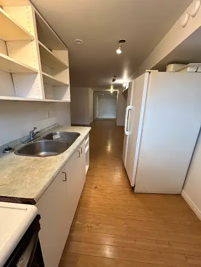 ELLIOT LAKE: Bachelor apt for rent all inclusive