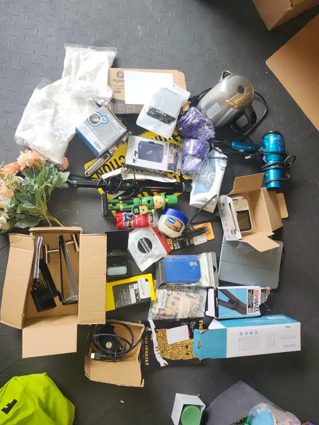 Assorted Household Goods Bundle in Multi-item in Hamilton - Image 2