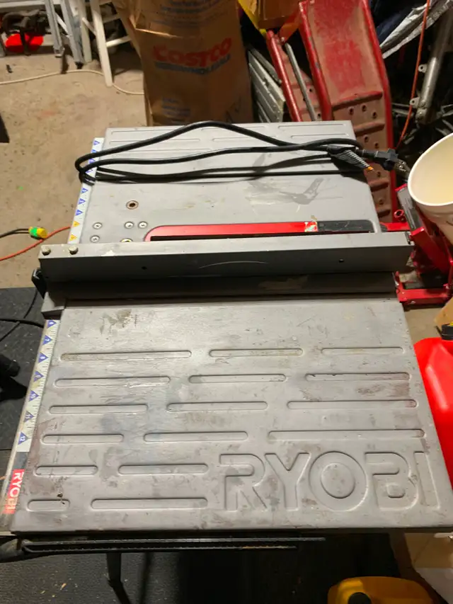 Ryobi Table Saw With Stand in Power Tools in Mississauga / Peel Region - Image 3