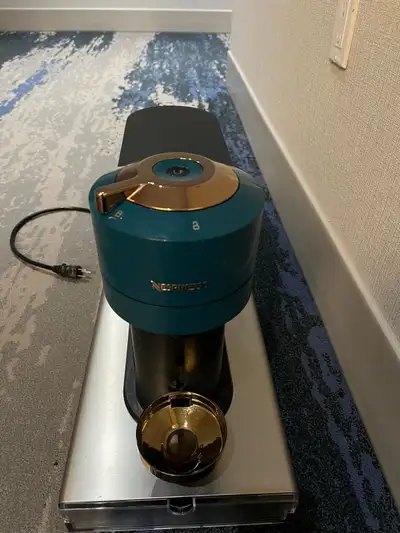 Brew the perfect cup every time with this Nespresso Vertuo Next coffee machine. The machine has been...