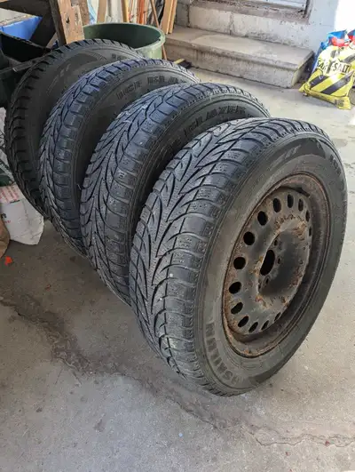 Set of 4, 17 inch Ice Blazers. Fits Nissan Rogue and other vehicles. 10 minutes from Orillia
