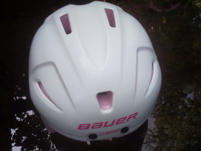 Casque fille hockey patinage Bauer girls helmet in Skates & Blades in Laval / North Shore - Image 2