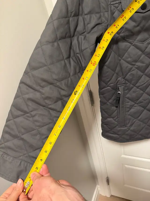 Stormtech Quilted Jacket Men’s Large Grey in Men's in Edmonton - Image 6