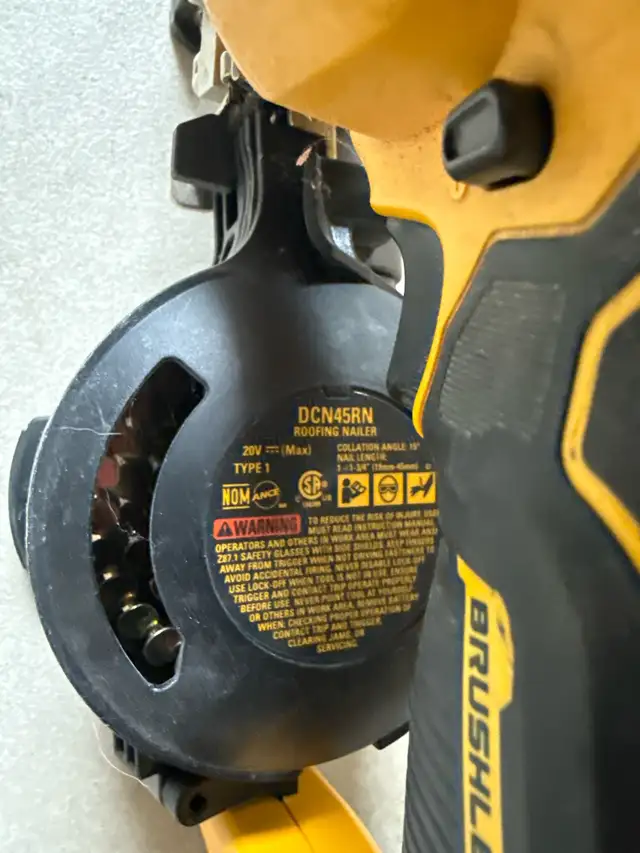 Dewalt 20v cordless roofing nailer in Power Tools in Kitchener / Waterloo - Image 5