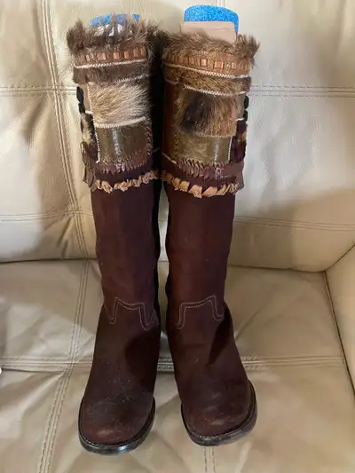 Ladies suede fur boots, View more