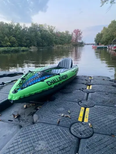 FRA- ENG Je vends mon kayak, en excellent état (utilisé pendant deux étés seulement), et livré avec...