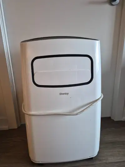 Selling A/C unit as moved to a building that has central air. I purchased this unit April 2020 and u...