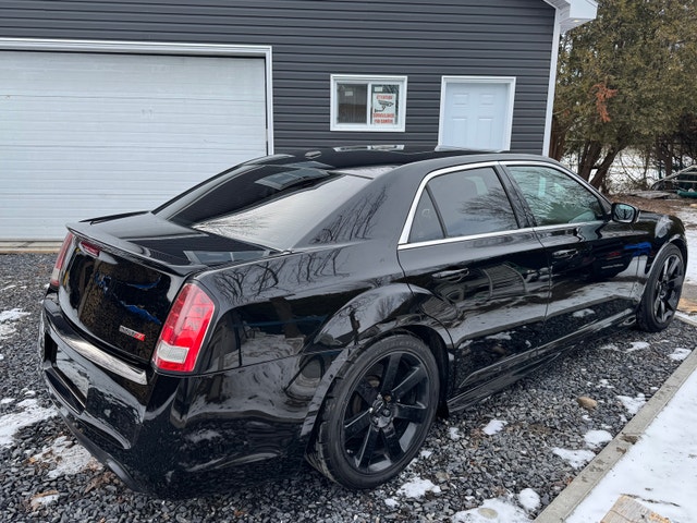 Chrysler 300 srt8 — photo 5
