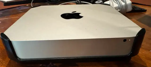 2012 Mac Mini 2.3Ghaz Quad Core I7 with 500gb Sata & 1tb Spinner in Desktop Computers in Markham / York Region - Image 2