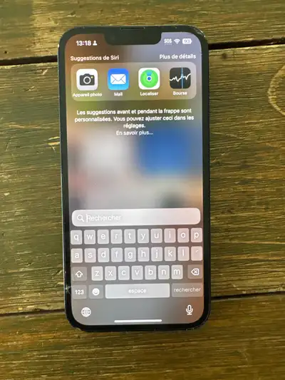 Bonne condition viens avec fil de chargement Apple et chargeur Apple Batterie 88% 64 G