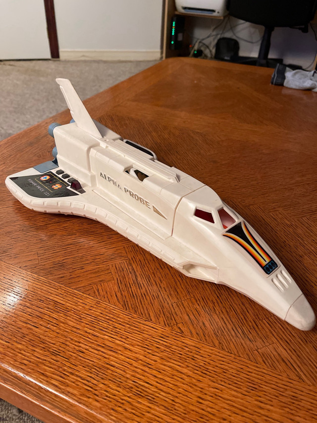 Toy Space shuttle in Toys & Games in St. Catharines