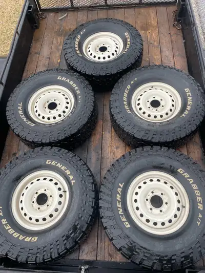 16” steel 6x139.7 bolt pattern. Fits 2019-2023 bronco. Complete with centre caps and nuts. These hav...