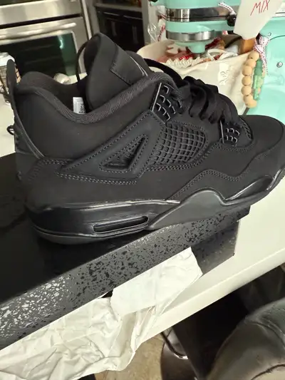 **Air Jordan 4 Retro - Size 9.5**, View more