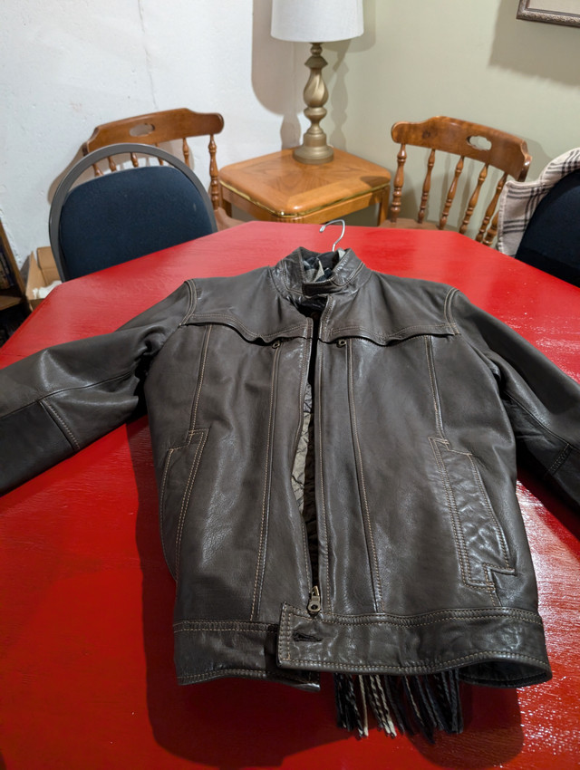 Danier leather jacket in Men's in Ottawa - Image 2