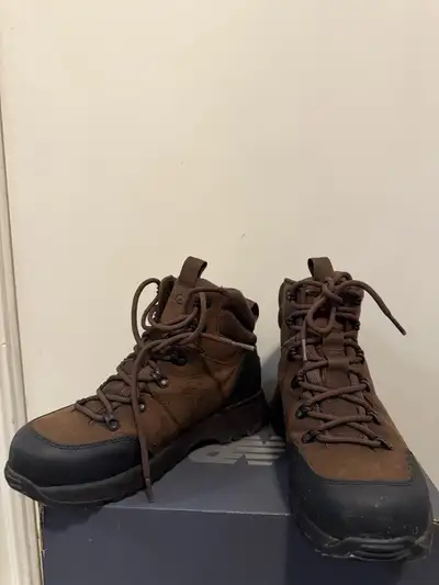 UGG Men’s Emmett Boot Mid, View more