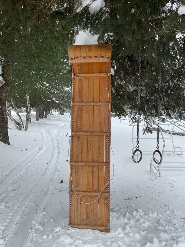 Luge; toboggan; traîne sauvage vintage sled dans Jouets et jeux  à Trois-Rivières