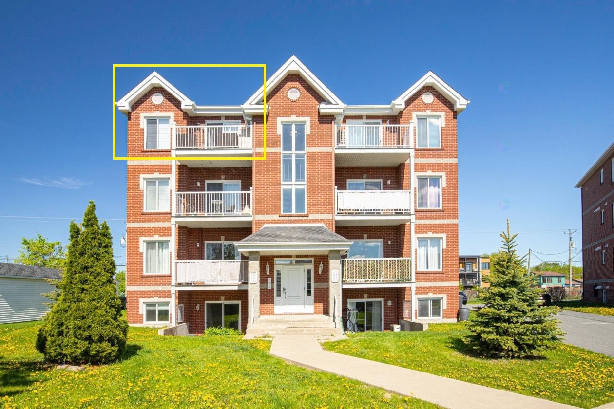 Condo 4½ – Dernier étage – 800 pi² – Stationnement – Varennes — photo 1