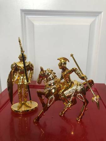 Vintage Jewelled Armour Knight Horse Figurines in Arts & Collectibles in Burnaby/New Westminster - Image 2