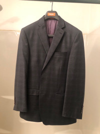 Men’s Tallia 2 piece wool suit excellent condition 