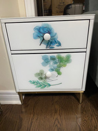 White glass side table (mint condition) 