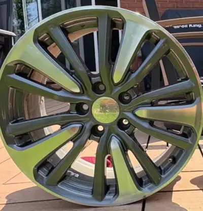Set of 4 18” alloy rims in excellent condition. Additional specs in ladt three photos. $350 firm Pic...