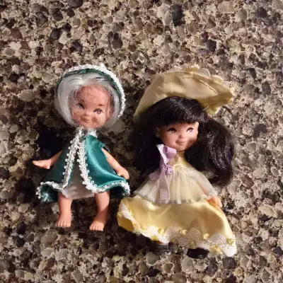 Vintage 1960's Liddle Kiddle Clone Dolls 3". $20 each or $35 for both. Location: Forest Heights 75 S...