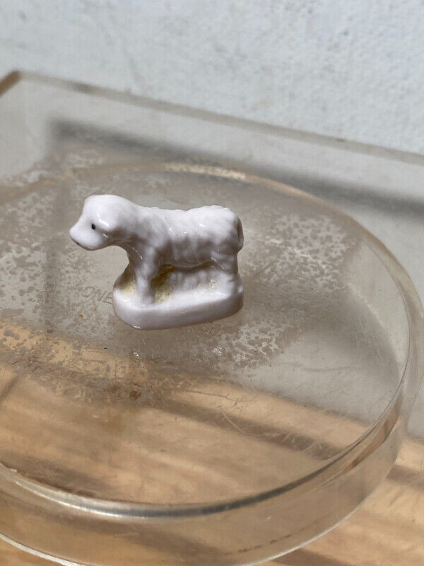 Antiques White Pottery Sheep Figurine 1” X 0.5” in Arts & Collectibles in Vancouver - Image 4