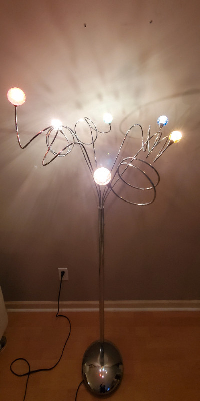 Modern funky 6 arm floor lamp in Indoor Lighting & Fans in Delta/Surrey/Langley - Image 3