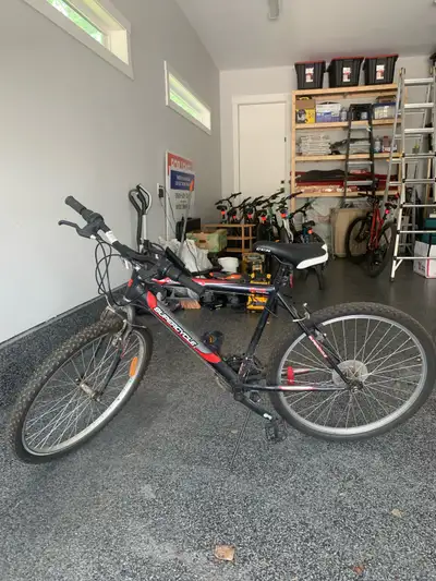 The bike works properly, the only thing is that the right pedal is broken. Otherwise everything work...