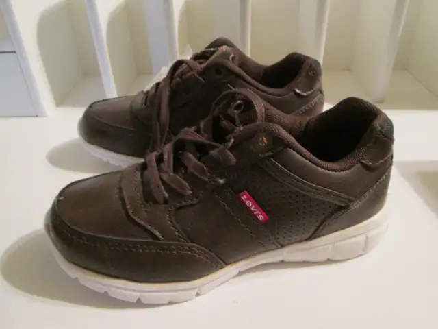 Levi's shoes in Kids & Youth in North Bay - Image 2