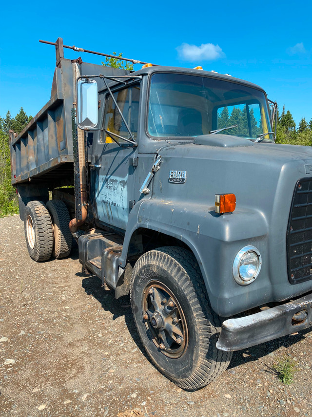 Ford dump tuck in Cars & Trucks in Thunder Bay - Image 2