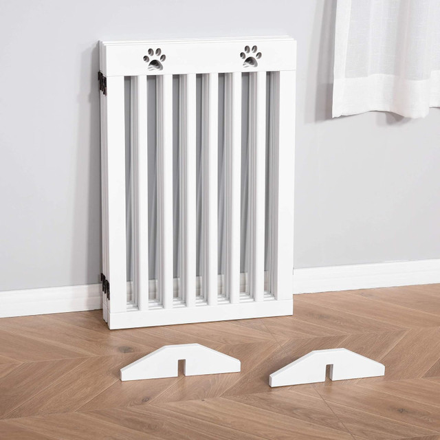 PawHut Freestanding White 4 Panel Folding Pet Gate Dog Barrier in Accessories in Kitchener / Waterloo - Image 4