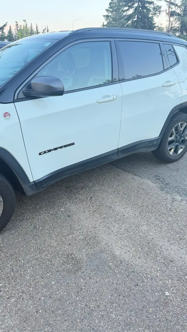 Car jeep conpass trail549766237101772801