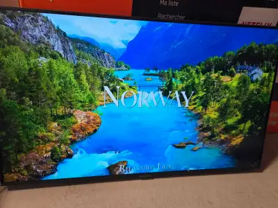 43" SAMSUNG 4K CRYSTAL UHD SMART TV $170!, View more