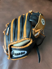 Kids Franklin t-ball or baseball glove 9 1/2”. New. 