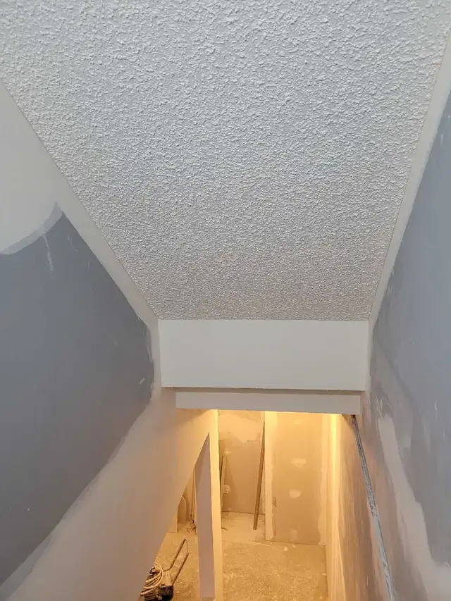 Ceiling texture ,knockdown , popcorn , and level 5460148314001254404