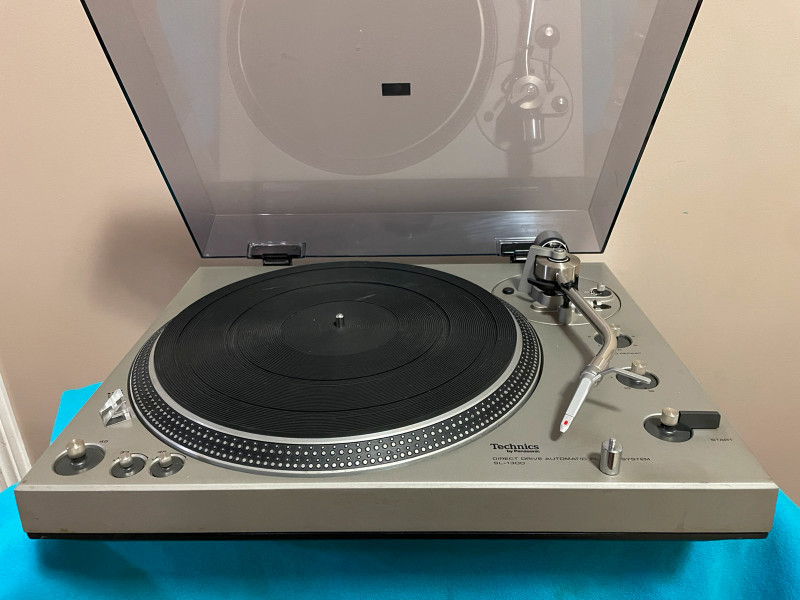 Legendary Vintage Technics SL-1300 Direct Drive Stereo Turntable for sale  