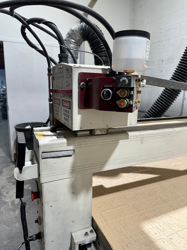 AXYZ 5’x10’ CNC router table in Other Business & Industrial in Calgary - Image 4