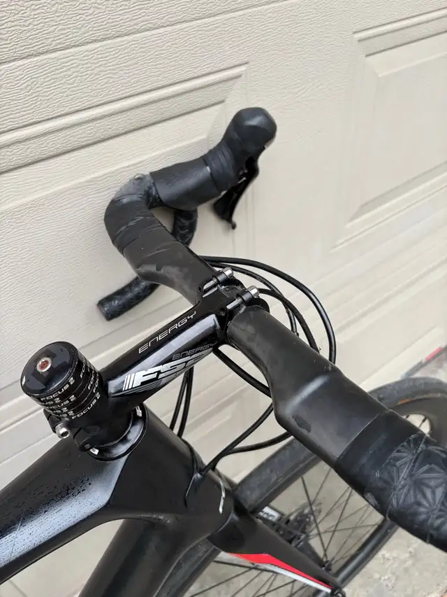 Focus Cayo Disk Full Carbon Road bike in Road in Ottawa - Image 8