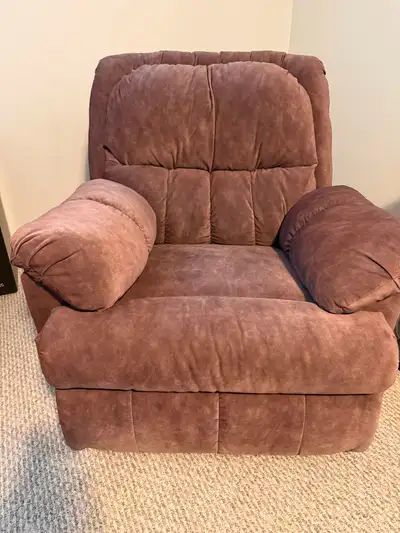 Recliner - Like new, View more